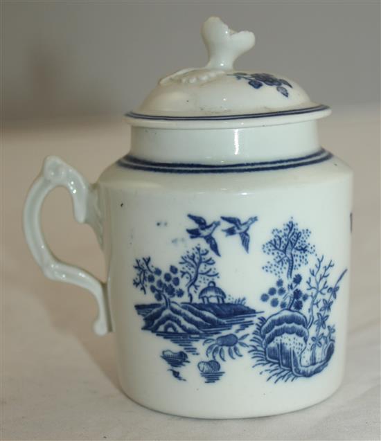 A Caughley Fence pattern cylindrical mustard pot and cover, c.1780, 10cm